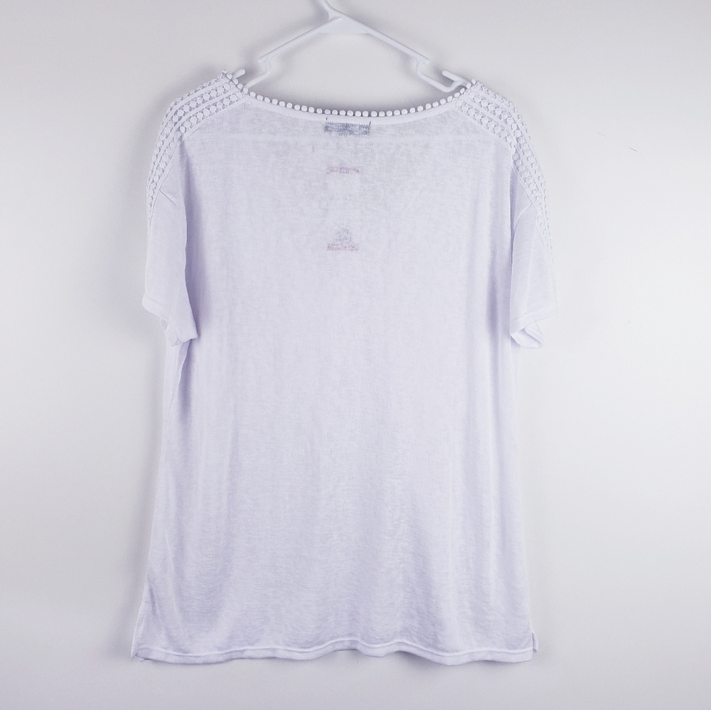 White top - Picture 2 of 2